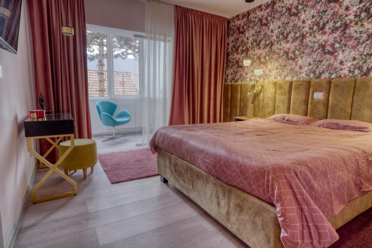 Central Luxury Apartment With City View บราชอฟ ภายนอก รูปภาพ
